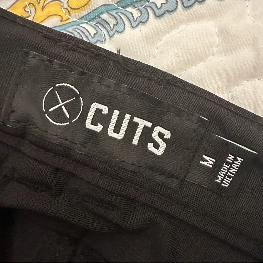 Cuts Clothing no notable